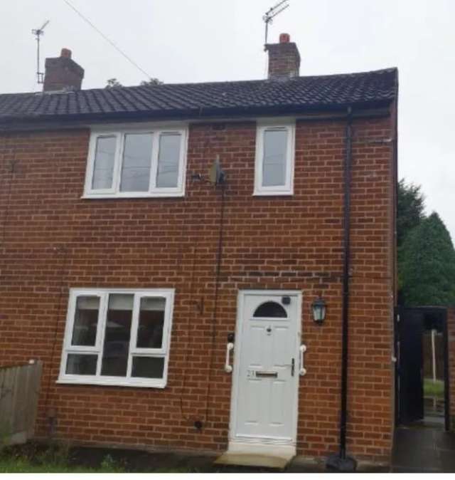 2 bed house in Whiston Village/Admirals