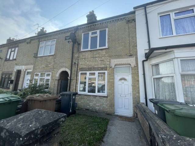 3 bedroom terraced house to rent