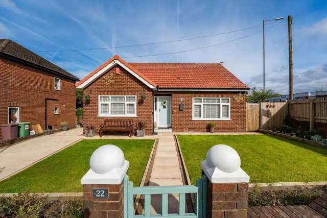 3 bedroom detached bungalow for sale