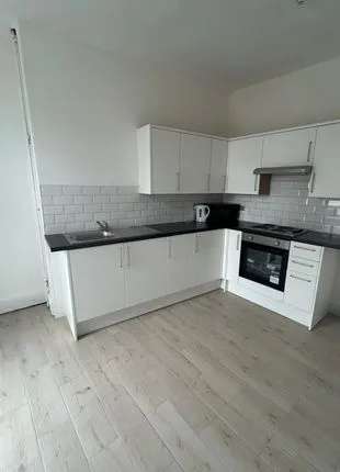 Maisonette to rent in Cowbridge Road East, Cardiff CF11