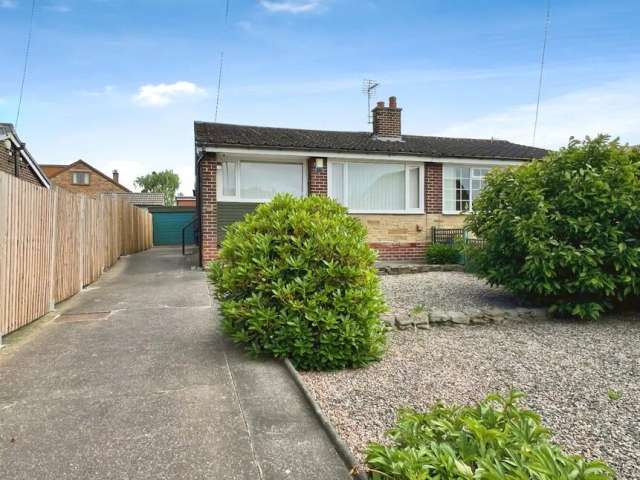 2 bedroom Semi Detached House for sale, Hartshead, West Yorkshire, WF15