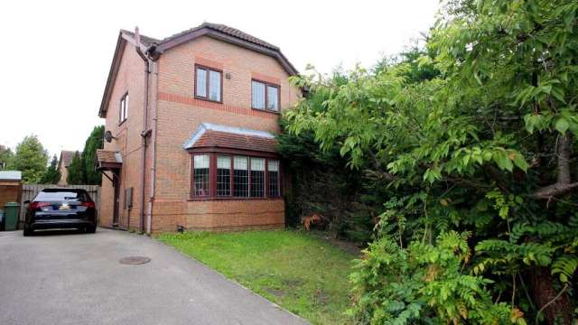 3 bedroom semi-detached house to rent