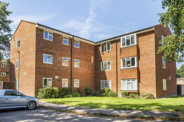 Apartment For Rent in Ascot, England