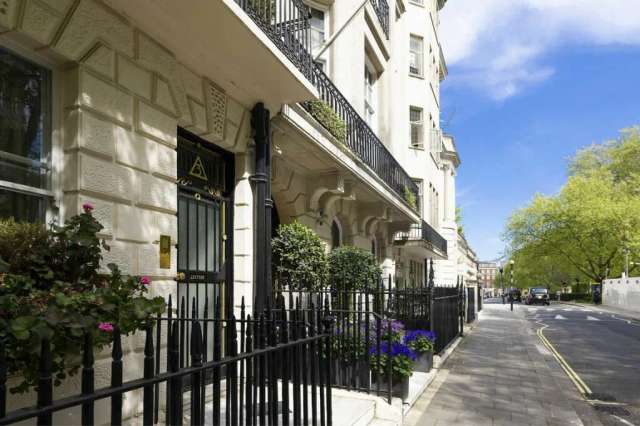 House For Sale in City of Westminster, England