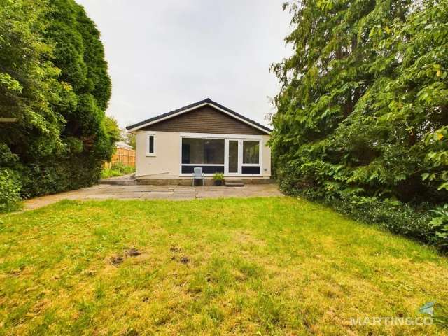 Bungalow For Sale in Heswall, England