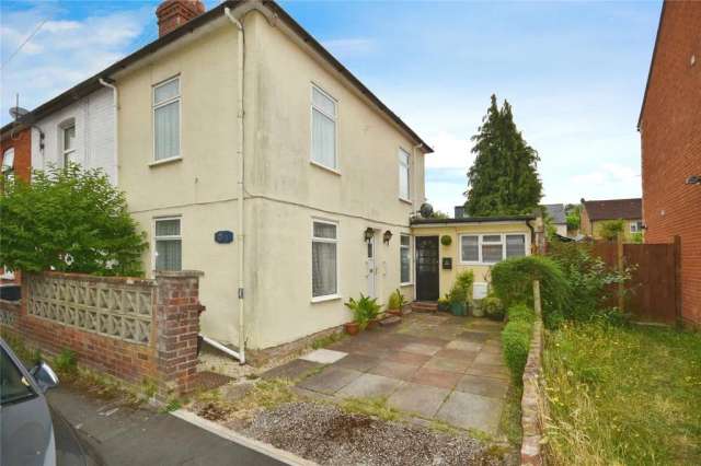 3 bedroom semi-detached house for sale