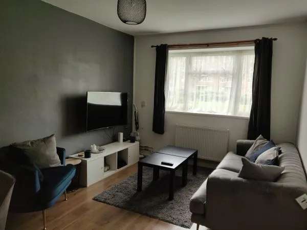 Flat For Rent in Stoke-on-Trent, England