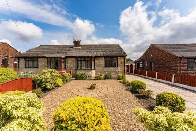 2 bedroom semi-detached bungalow for sale