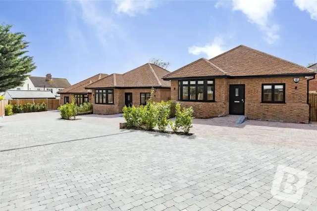 3 bedroom detached bungalow for sale