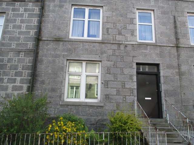 1 bedroom ground floor flat to rent