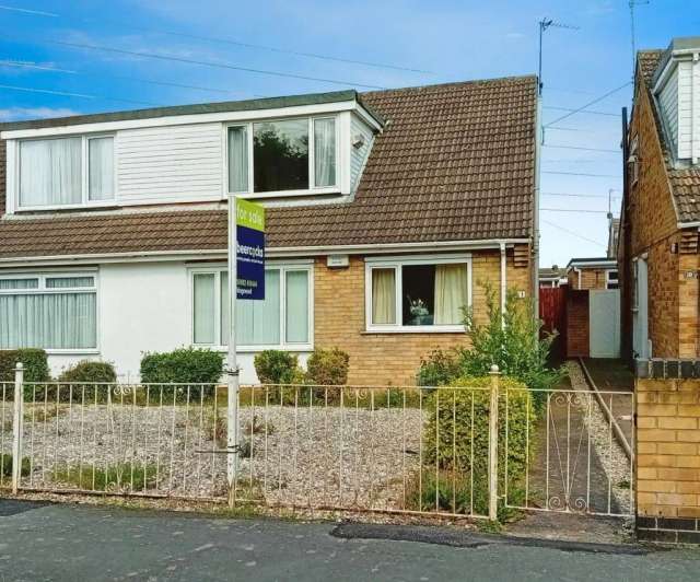 3 bedroom semi-detached house for sale