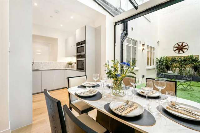 Apartment For Rent in City of Westminster, England