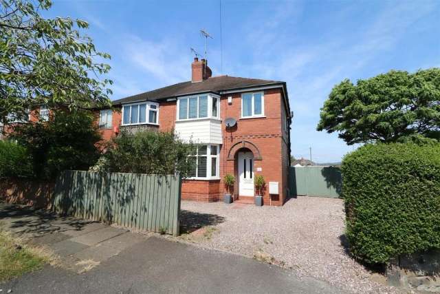 3 bedroom semi-detached house for sale