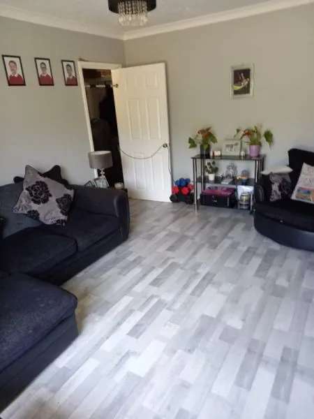 Flat For Rent in Tendring, England