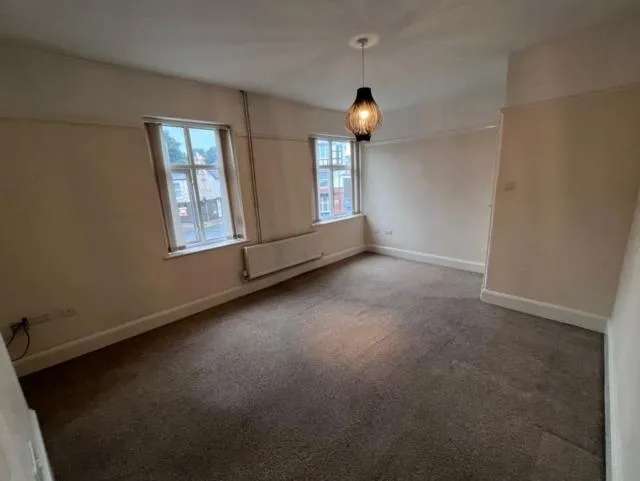 3 bedroom flat to rent