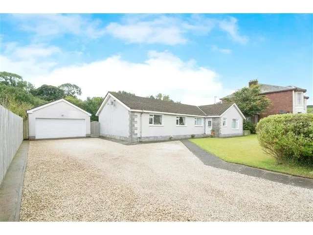 5 bedroom bungalow  for sale