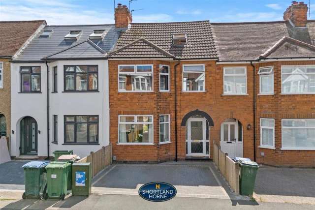 4 bedroom terraced house for sale