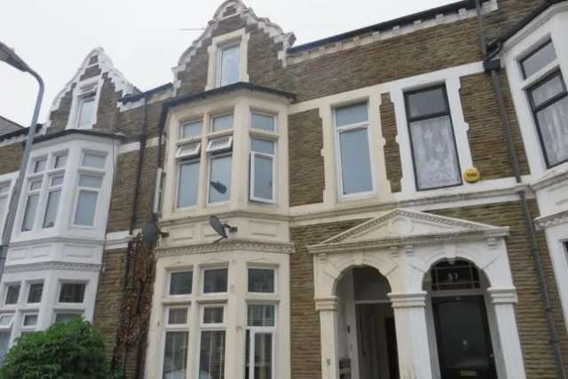 Flat to rent in Claude Road, Roath, Cardiff CF24