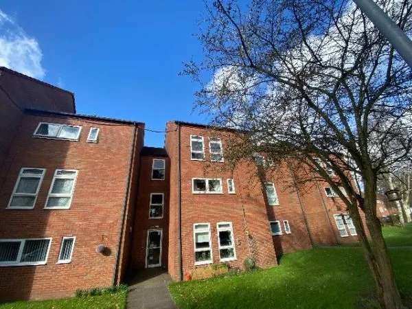 Flat For Rent in Metropolitan Borough of Solihull, England