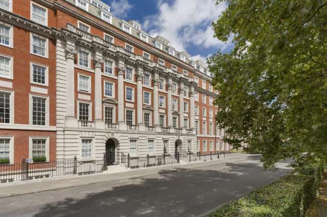 Apartment For Sale in City of Westminster, England