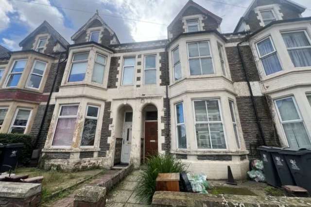 Studio to rent in Claude Road, Roath, Cardiff CF24