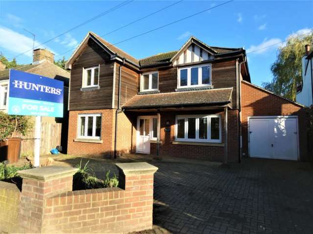 4 bedroom Detached house
 For Sale