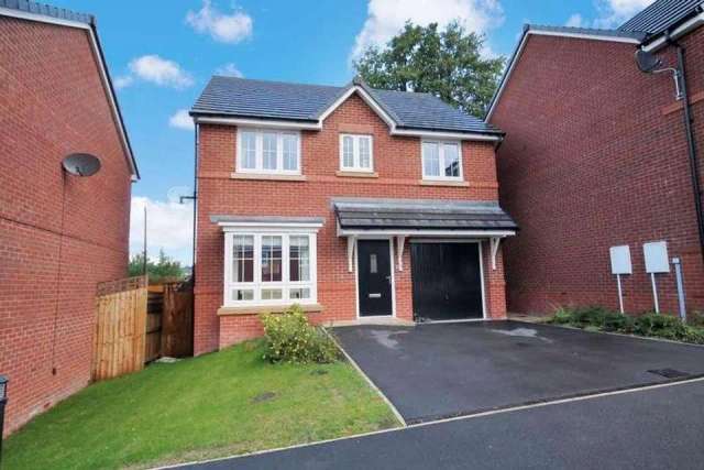 4 bedroom detached house for sale