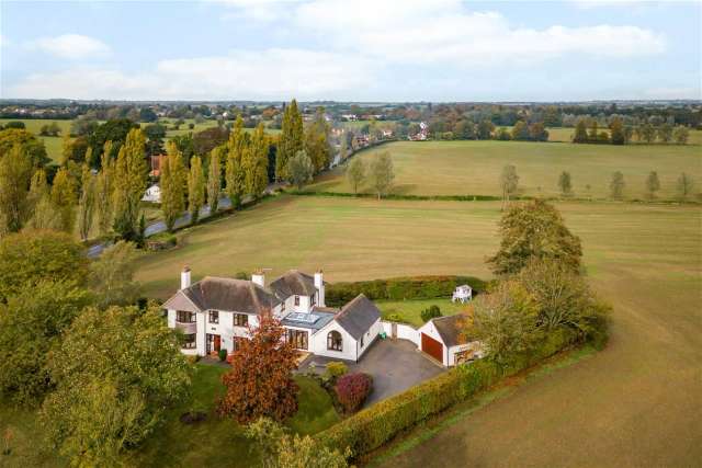 Detached House for sale with 5 bedrooms, Chelmsford Road, Great Waltham