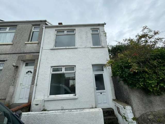 2 bedroom end of terrace house to rent