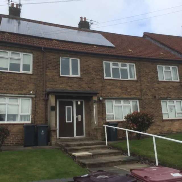 2 bed flat in High Hills