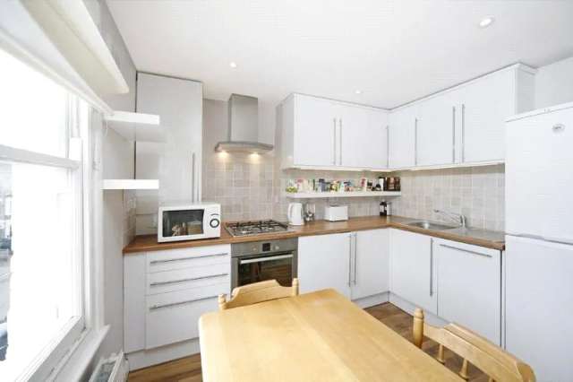 2 bedroom flat/apartment in London