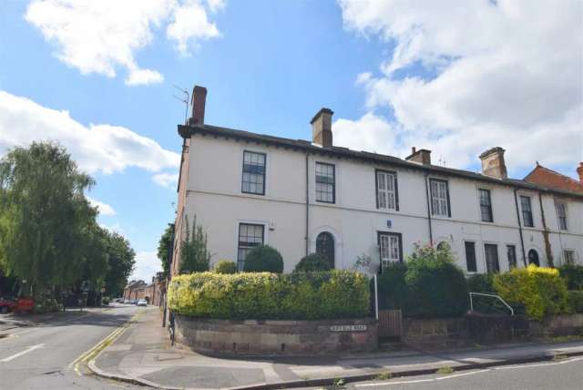 House For Sale in Derby, England