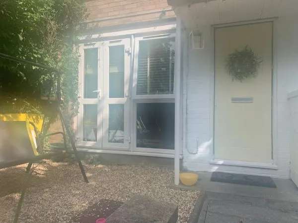 Bungalow For Rent in London, England