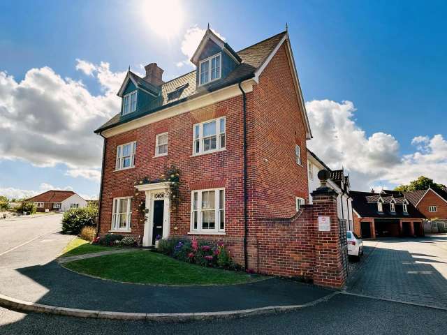 Detached House for sale with 6 bedrooms, Elizabeth Lockhart Way, Braintree