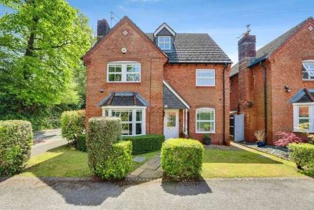 4 bedroom detached house for sale