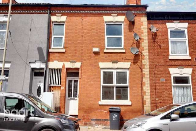 4 bedroom terraced house for sale