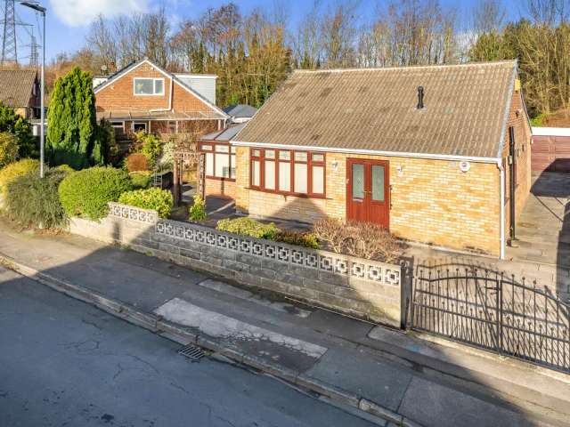 Bungalow For Sale in Wakefield, England