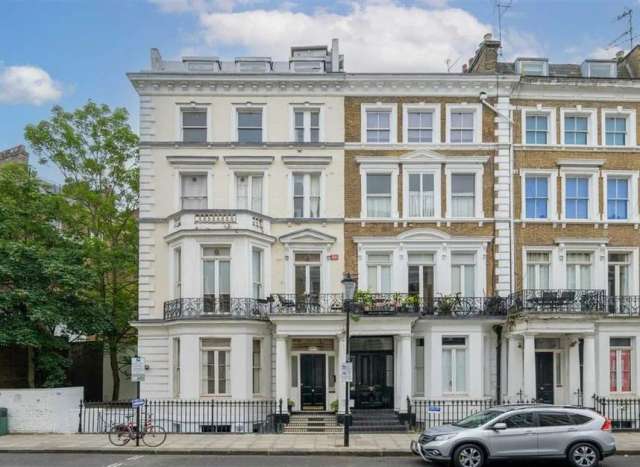 Studio For Sale in London, England