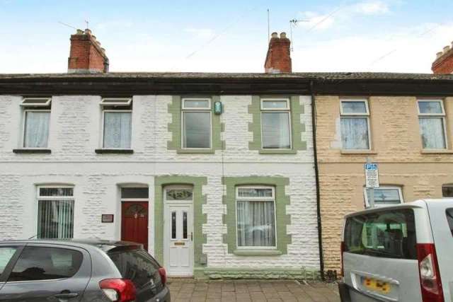 2 bedroom terraced house for sale