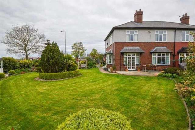 3 bedroom semi-detached house for sale