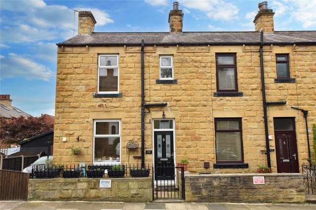 House For Sale in Kirklees, England