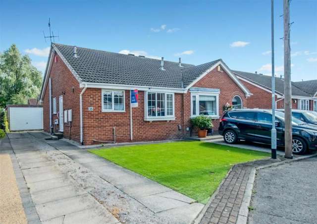 2 bedroom semi-detached bungalow for sale