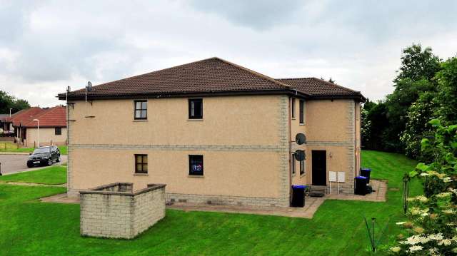 Flat For Rent in Westhill, Scotland