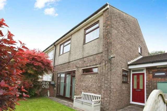 3 bedroom semi-detached house for sale