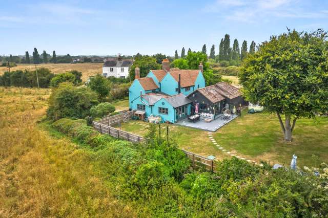 Detached House for sale with 5 bedrooms, Brook End Road South, Chelmsford