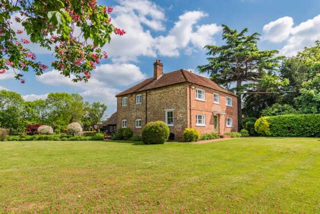 Detached House for sale with 5 bedrooms, Ripley Road Guildford, Surrey