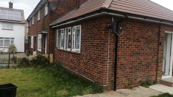 Bungalow For Rent in Hertsmere, England