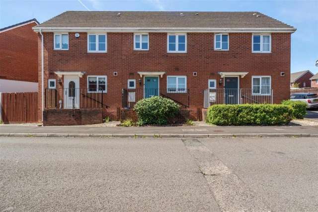 3 bedroom terraced house for sale