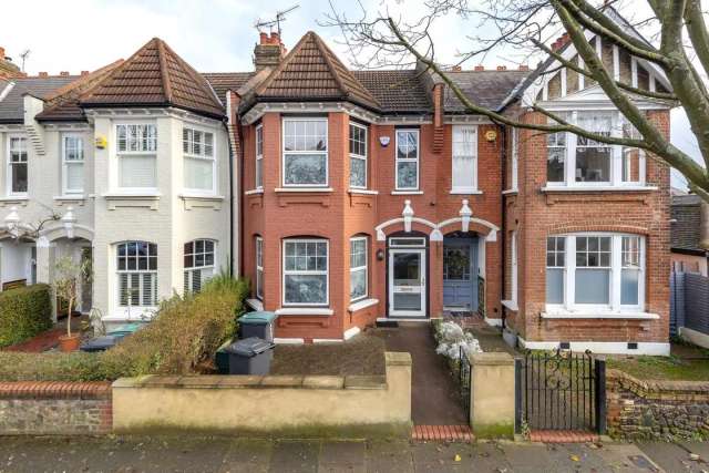 House Under Offer in London, England