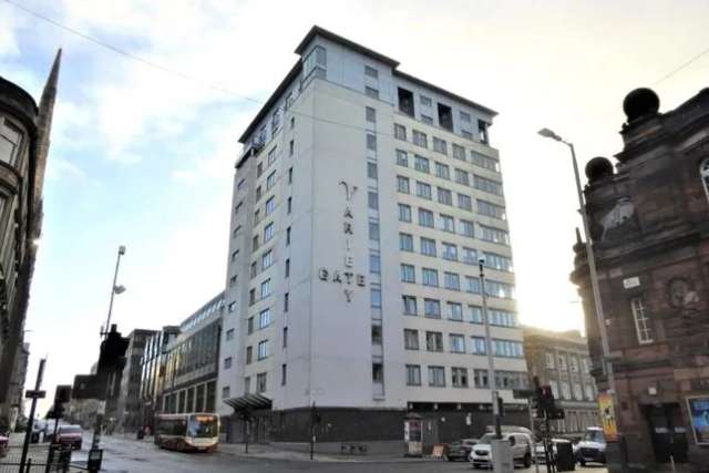 Flat to rent in Bath Street, Glasgow G2